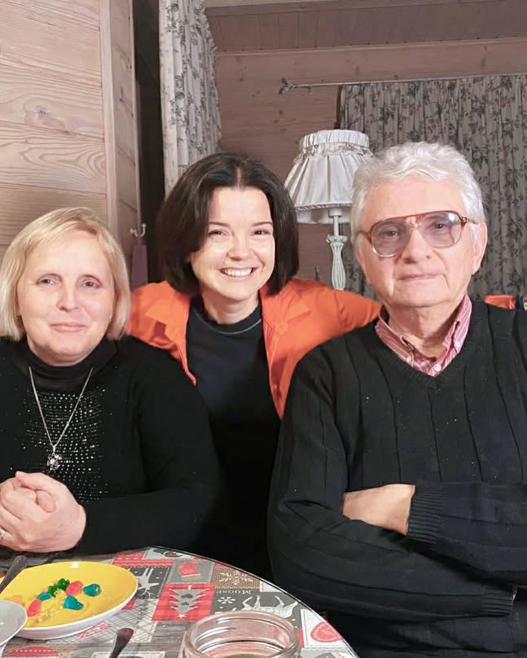 Марічка Падалко показала своїх батьків на архівному фото: як вони виглядали 50 років тому і зараз