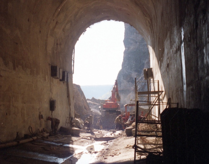 Як виглядають і скільки коштують бункери Путіна, де він ховається від людей (фото)