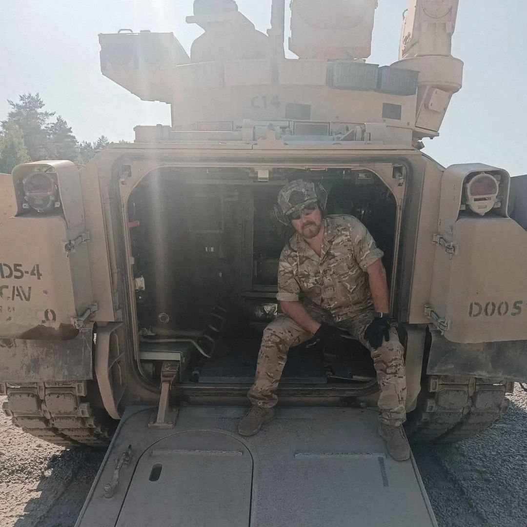 Відома українська телеведуча вперше показала чоловіка-військового (фото)