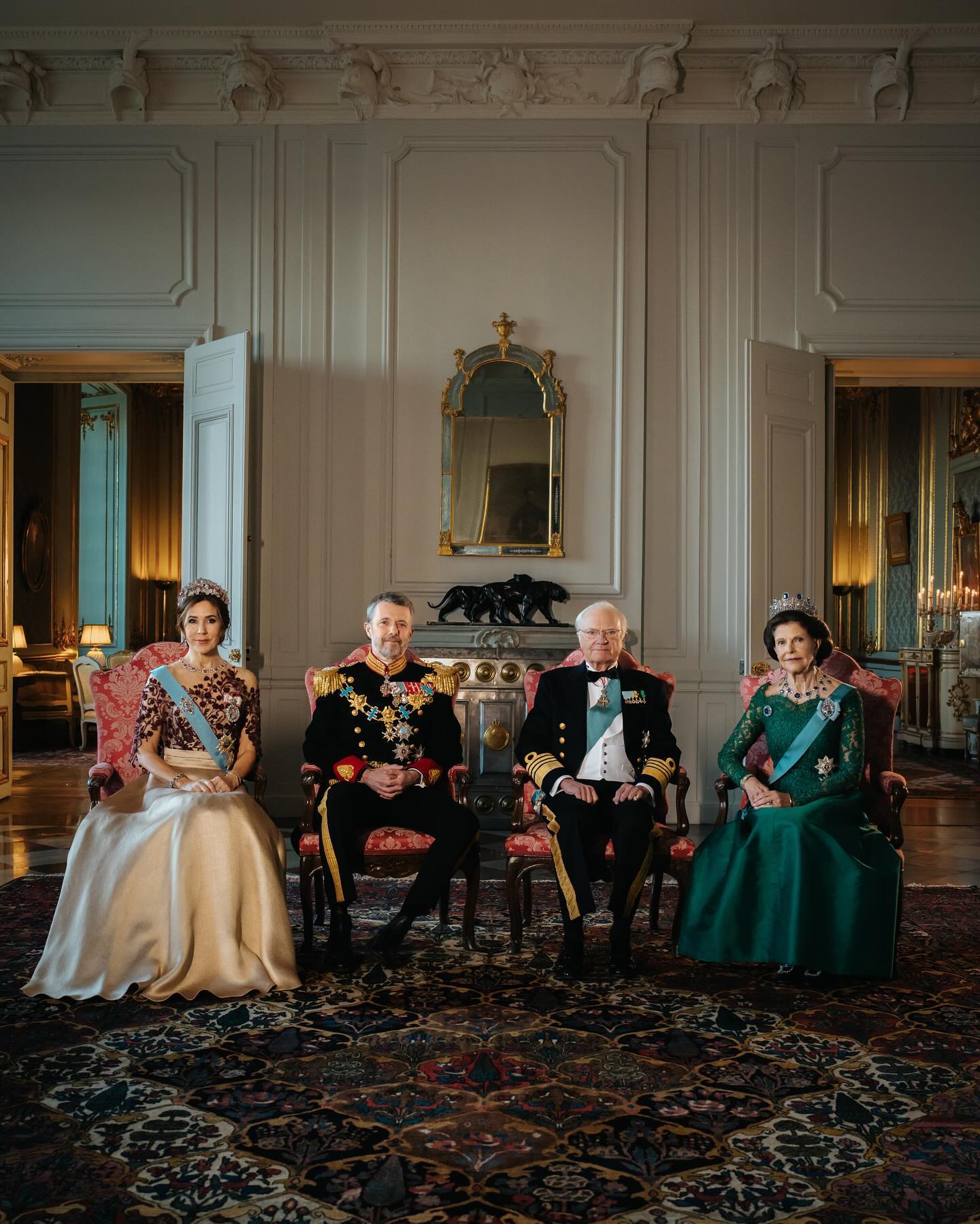 Как прошел первый заграничный визит короля и королевы Дании (фото)