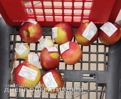 "Закон є закон": як у Дніпрі переживають заборону безкоштовних кульків (кумедні фото)