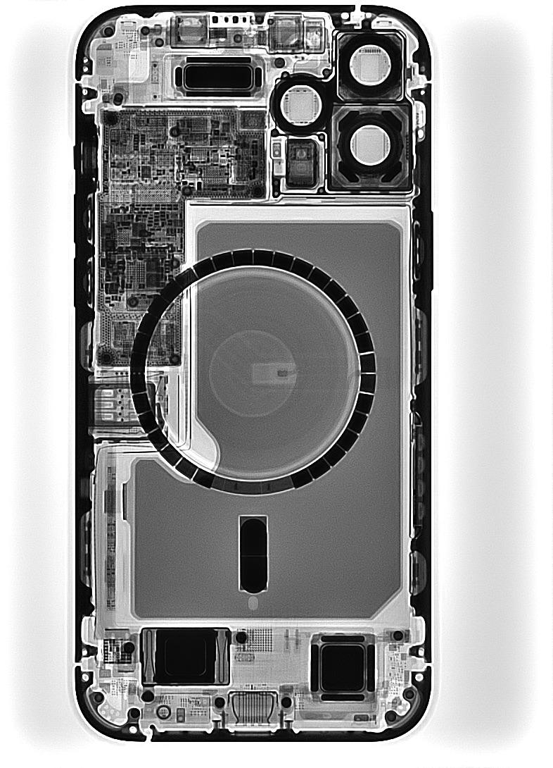 Чому не можна користуватися смартфоном, якщо у нього розбитий екран: причини здивують