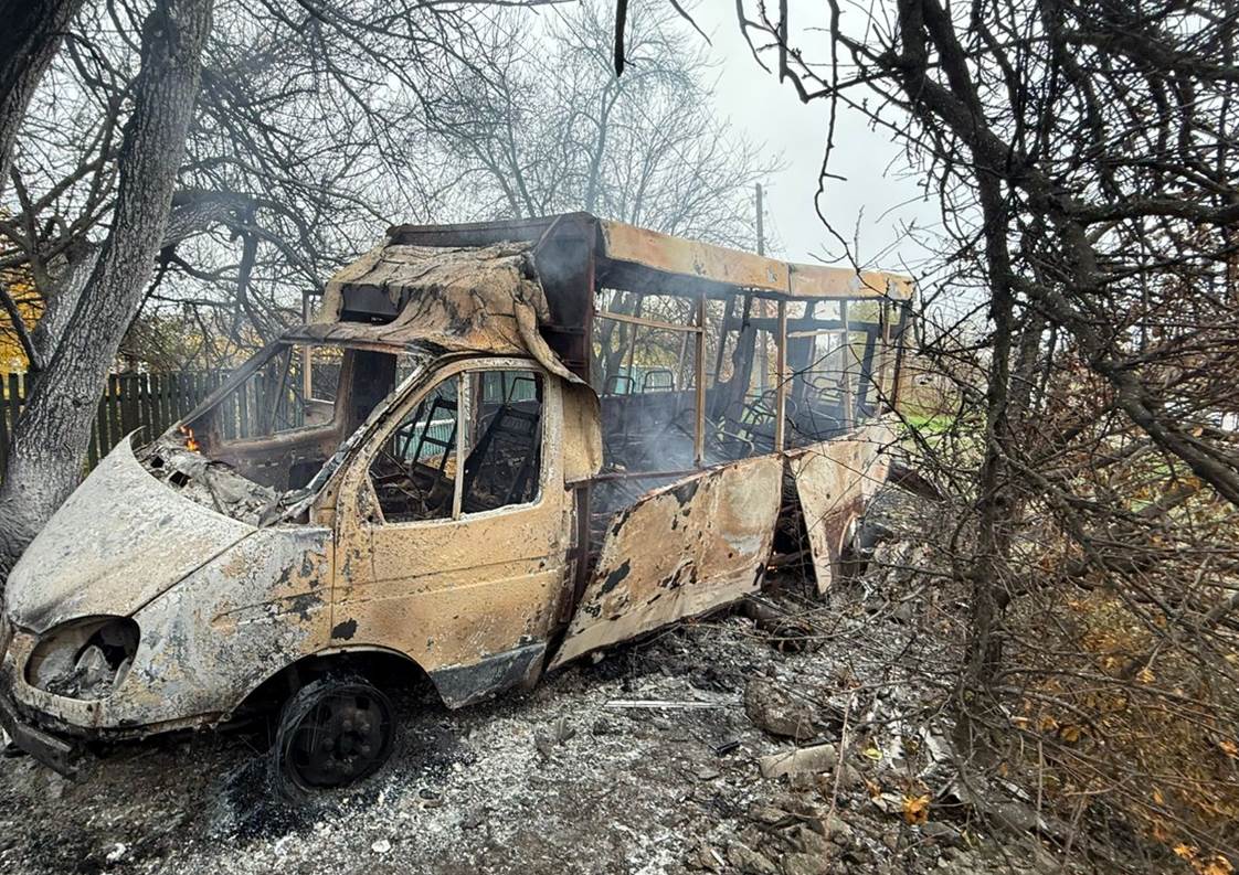 Біля Дружківки росіяни атакували маршрутку з пасажирами, є поранені