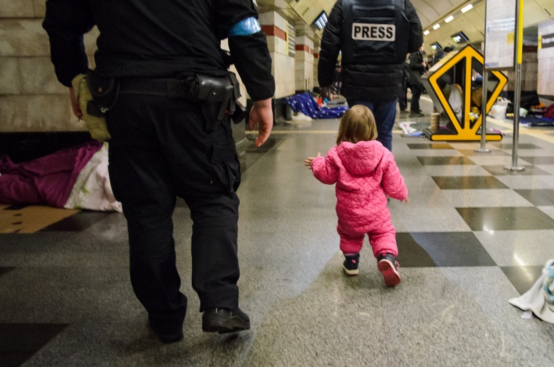 Истории из "подземки". Как живут и о чем мечтают люди в киевском метро