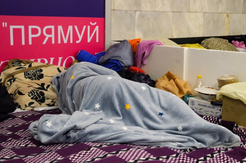 Истории из "подземки". Как живут и о чем мечтают люди в киевском метро