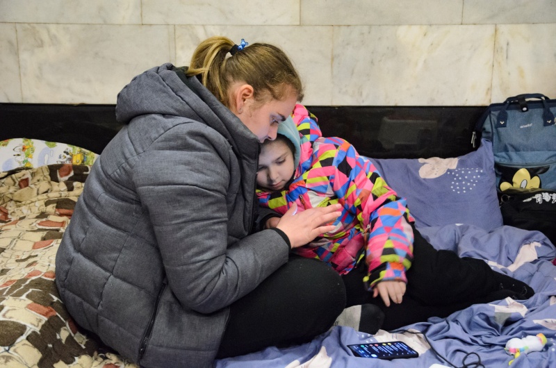 Истории из "подземки". Как живут и о чем мечтают люди в киевском метро