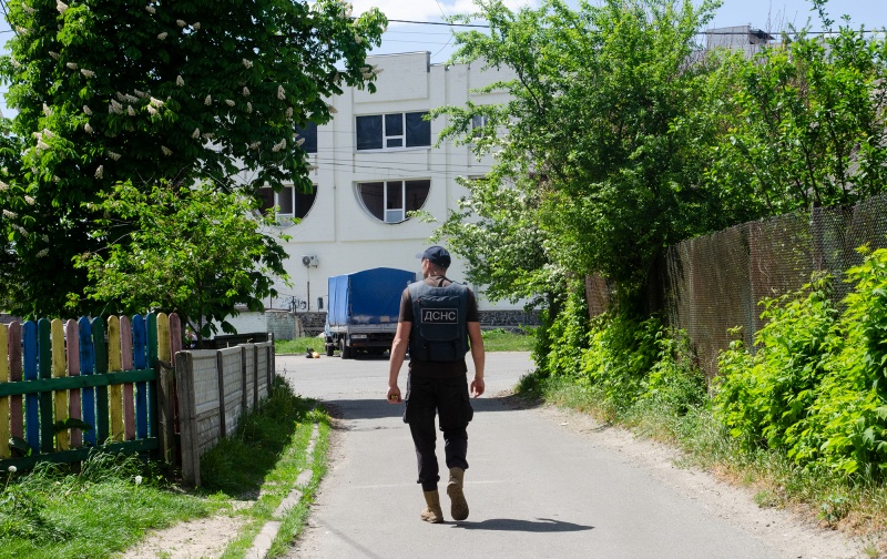 "Сувениры" с войны. Как работают саперы в местах сражений и что находят после россиян