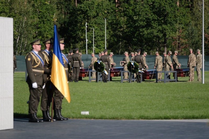 Героїв не можна ховати там, де колись стояв хімзавод, – інтерв'ю з архітектором військового меморіалу