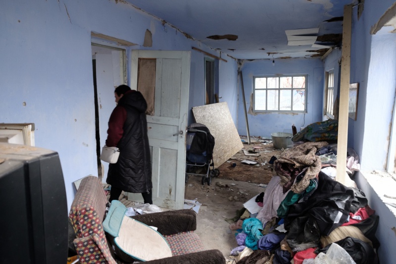 "Главный террорист – это наш сосед". Как жители Мирного возвращаются в разрушенное войной село