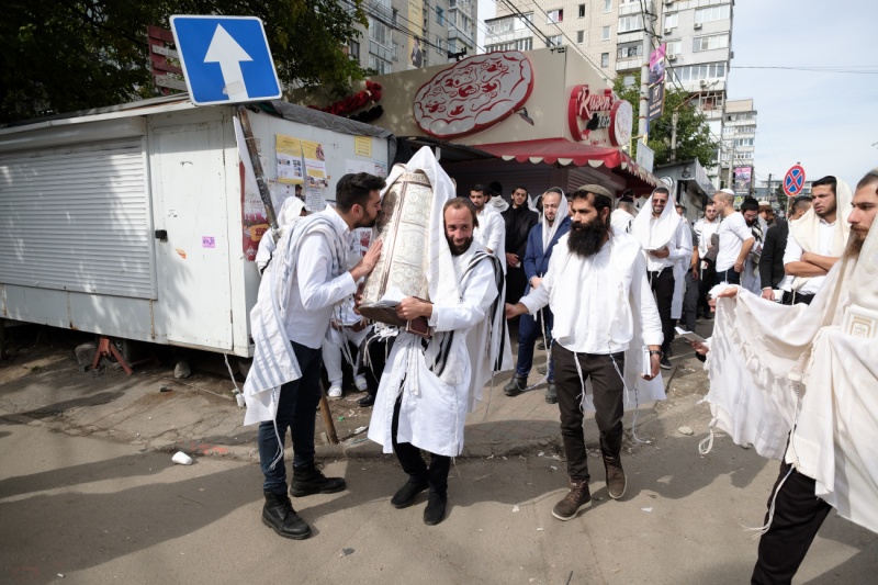 Как Умань принимала хасидов во время войны. Репортаж РБК-Украина с праздника Рош ха-Шана