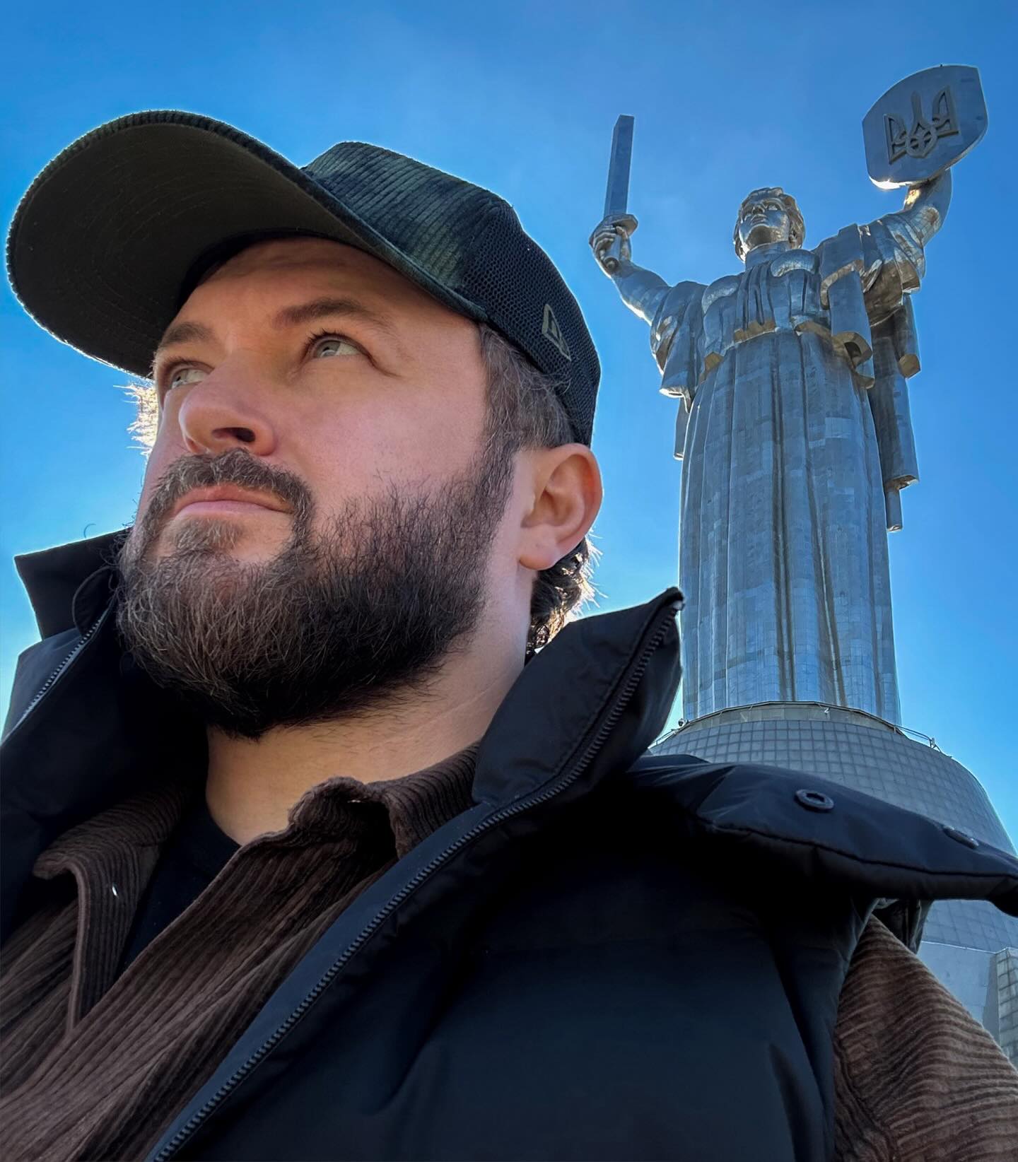 DZIDZIO в США поразмышлял о мобилизации артистов: "нельзя бросать дельфинов в песок"