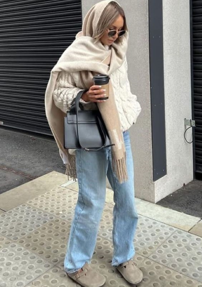 Стилістка пояснила, що таке біркенштоки і чому це комфортна деталь гардероба