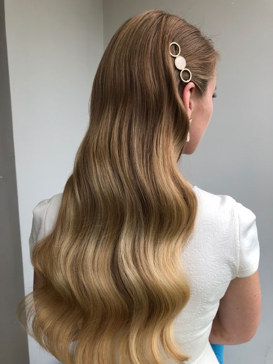 Які вечірні зачіски зараз у тренді