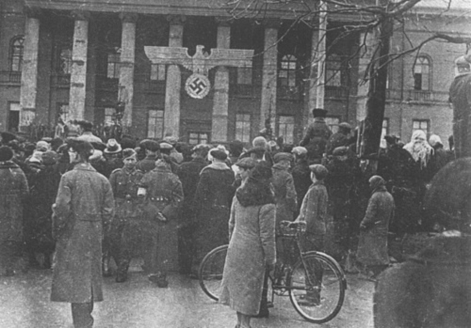 Як українці відзначали травневі свята 100 років тому: атмосферні фото