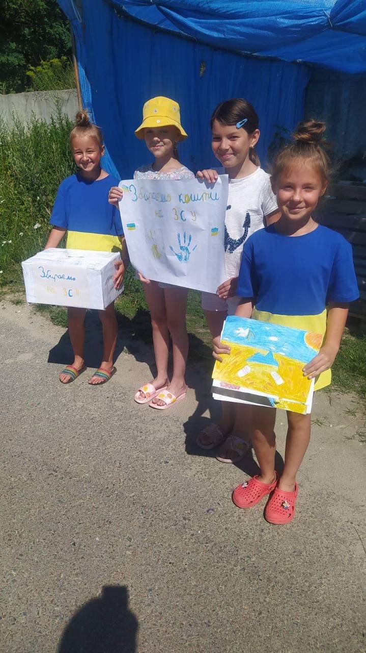 Ми маленькі волонтери! Во Львовской области дети организовали собственный штаб для помощи ВСУ
