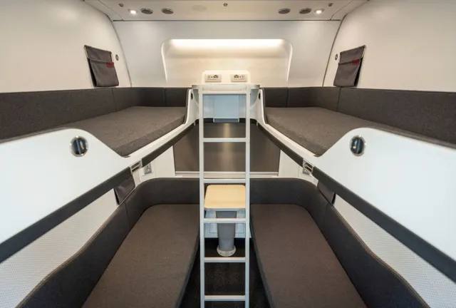 Одноместные капсулы и душ в купе: по Европе скоро начнут ездить новые поезда (фото)