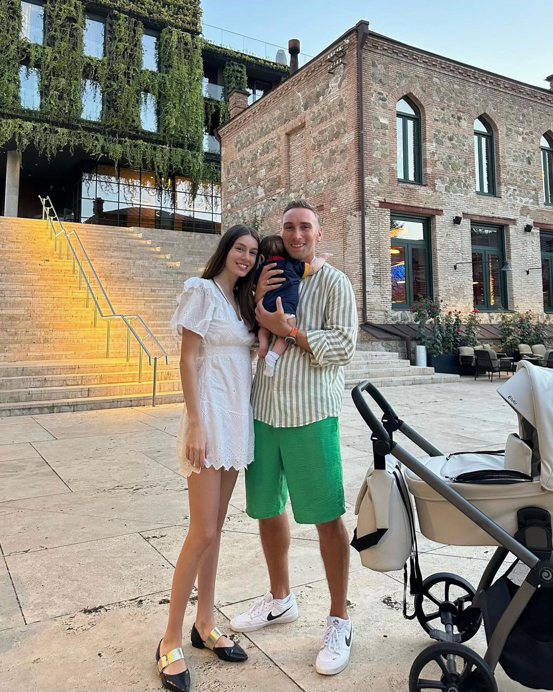 Колишній "Холостяк" Іраклі Макацарія та його красуня-дружина чекають на другу дитину: ніжні фото пари