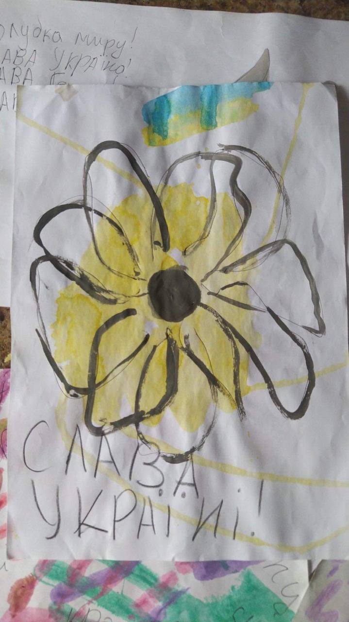 Ми маленькі волонтери! Во Львовской области дети организовали собственный штаб для помощи ВСУ