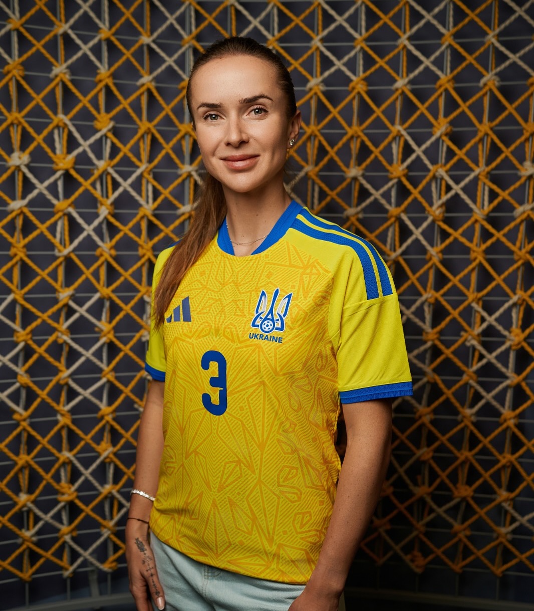 "Почему №3?". Свитолина в джерси футбольной сборной Украины заинтриговала болельщиков