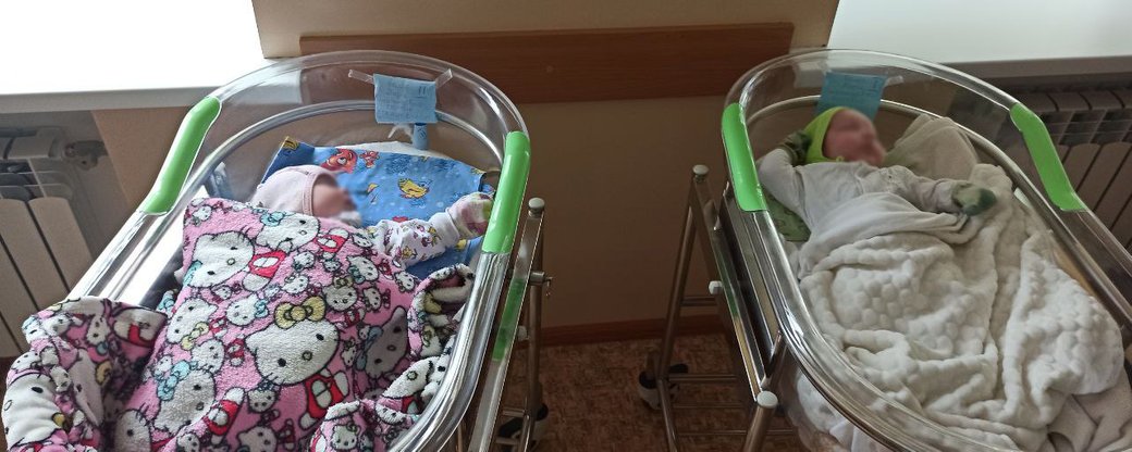 В Кропивницком мальчиков-двойняшек бросила мать: седьмые роды у женщины и все дети гуляют по миру