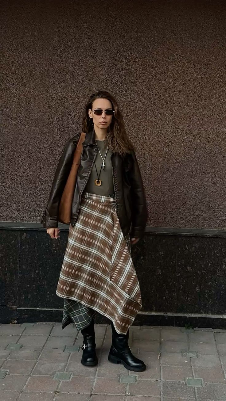 Які спідниці будуть у моді цієї осені та зими: головні тренди сезону