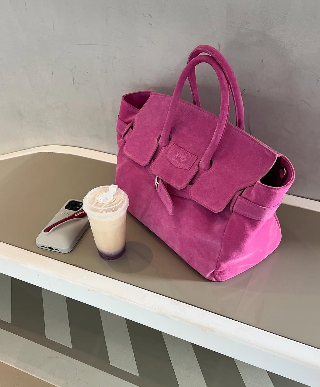 Прямокутні та із замші: як виглядають наймодніші сумки на осінь і зиму