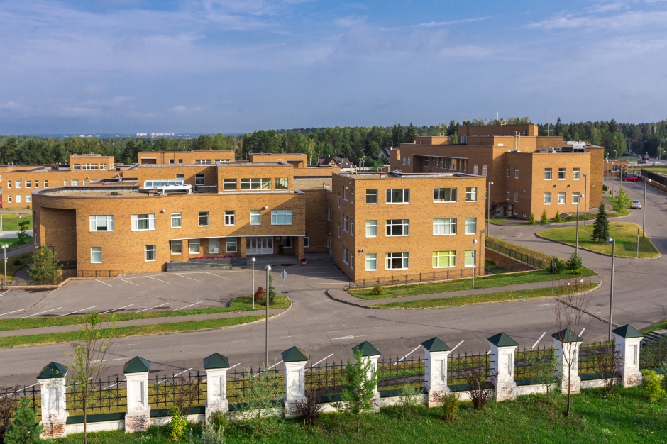 Стало известно, сколько Ани Лорак платит за обучение дочки в элитной гимназии: бешеные деньги!