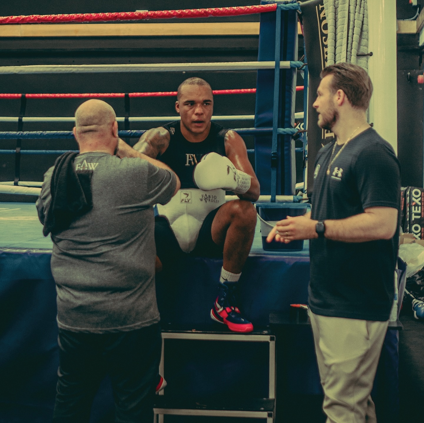 "Усик любить бити британців – нехай спробує ще раз". Тренер Вордлі про бій за титул абсолюта