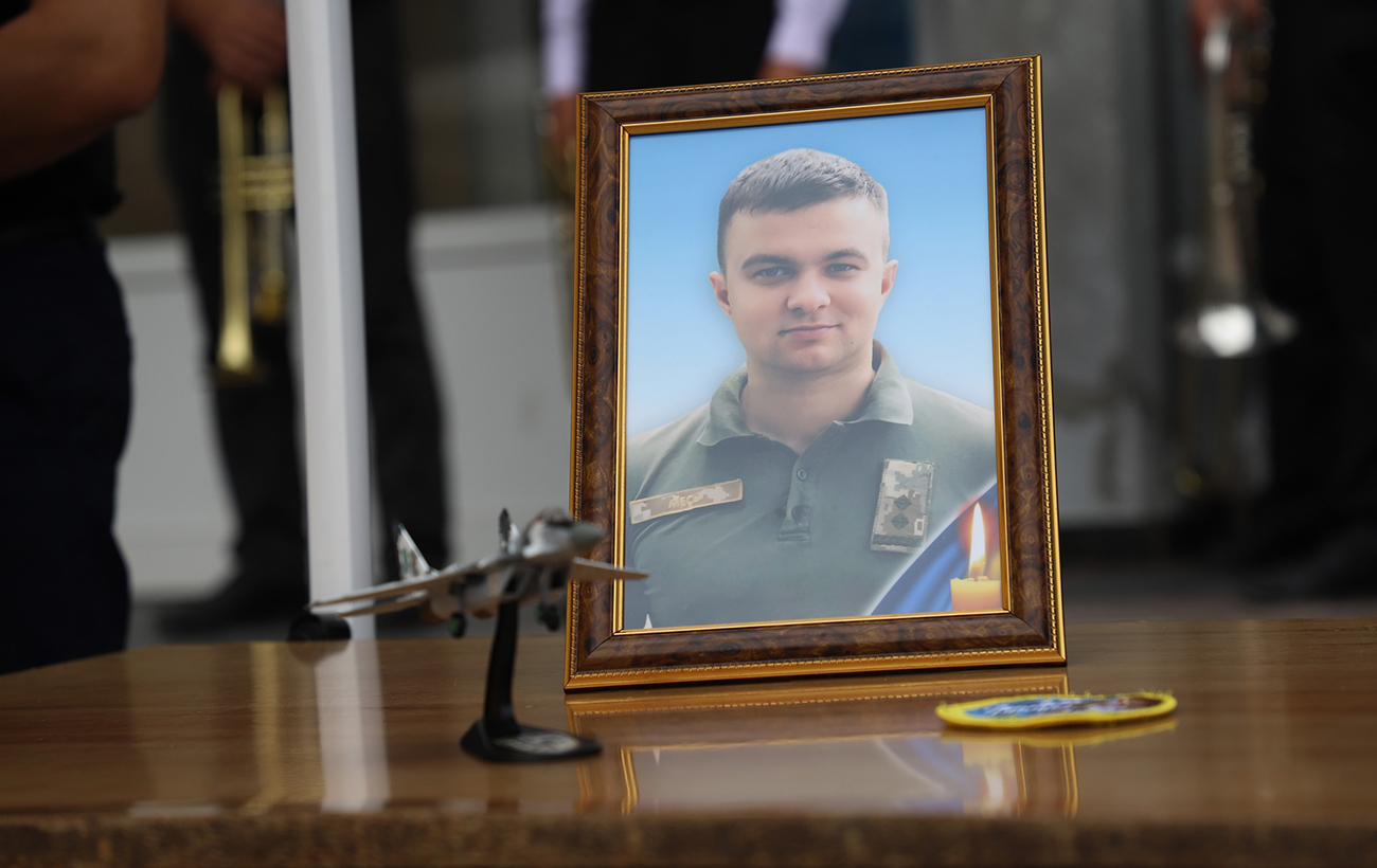 "Перед сном Олексій помив донечці волосся". Що відомо про дружину "Мунфіша" - героя, який віддав життя за Україну