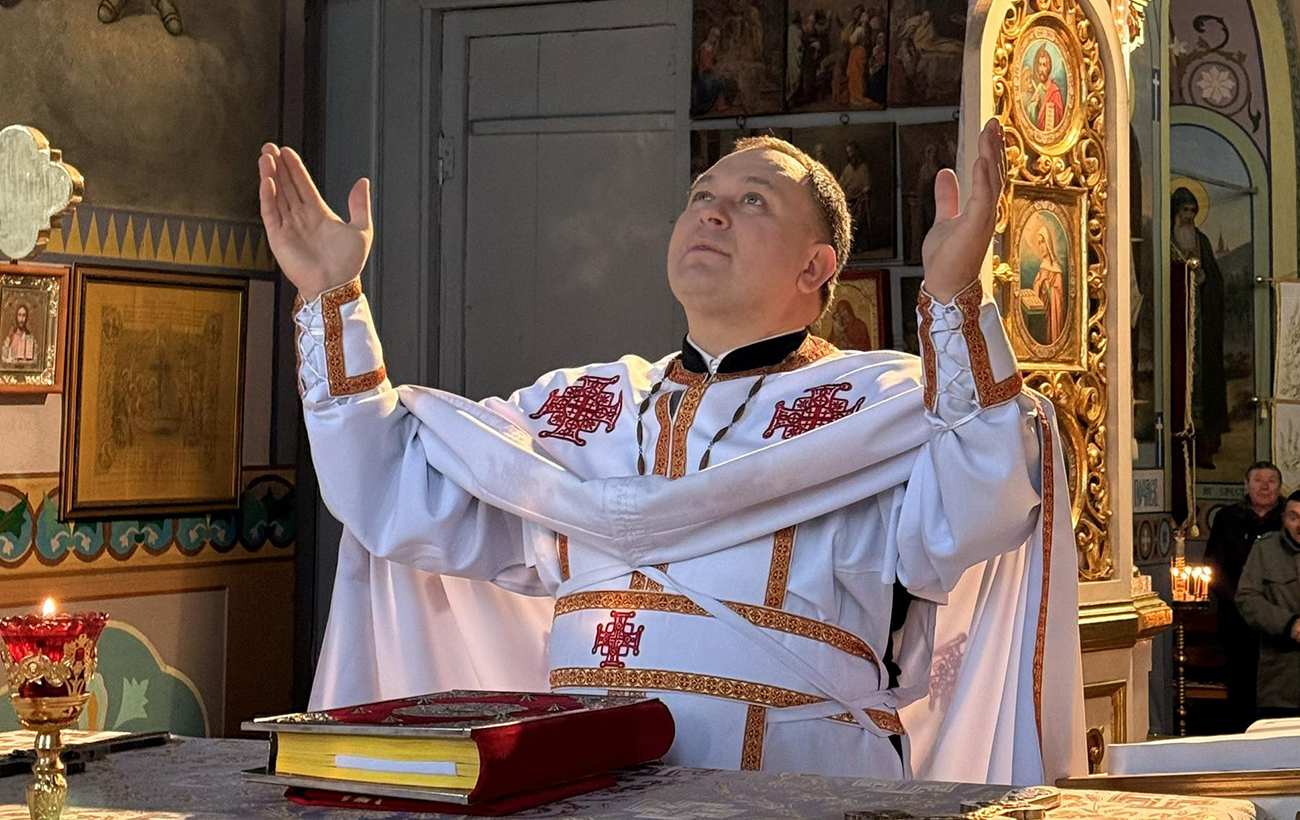 "Три броні не врятували": священник ПЦУ отримав повістку одразу після похорону воїна