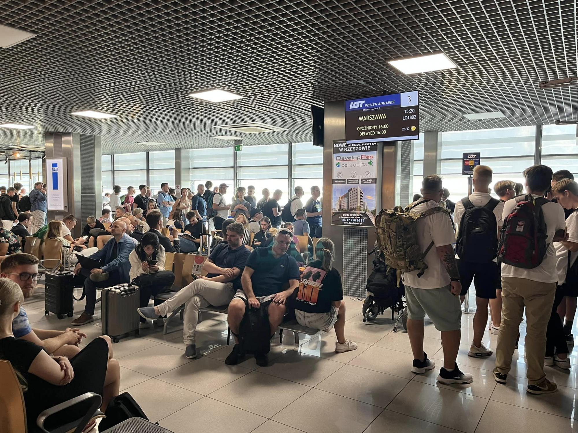 До аеропорту Жешув у Польщі запустили поїзд: скільки часу займе дорога