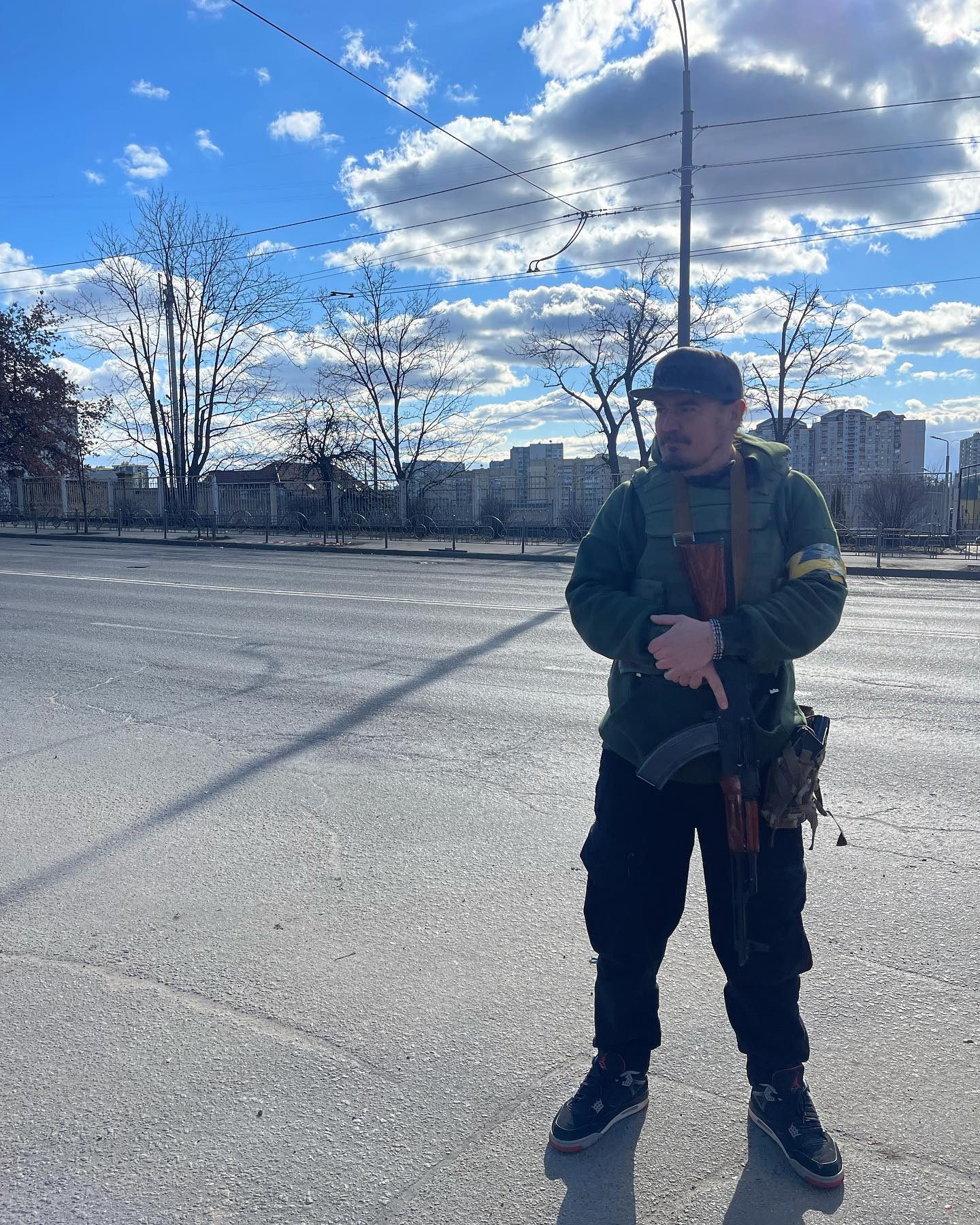 Звезды шоу-бизнеса, которые защищают Украину с оружием в руках