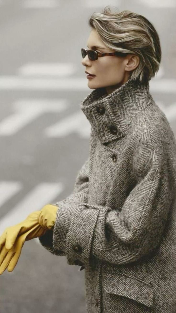 Пальто з хутряним коміром і довжина максі: що буде в тренді восени та взимку