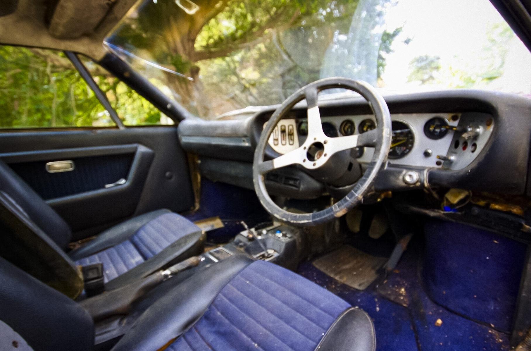 Всього 540 тисяч гривень: найіржавіший Ferrari у світі виставлено на продаж у Великій Британії