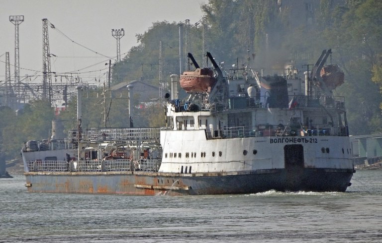 "Чорний приплив". Що сталося з танкерами РФ біля Криму і чи є загрози для України