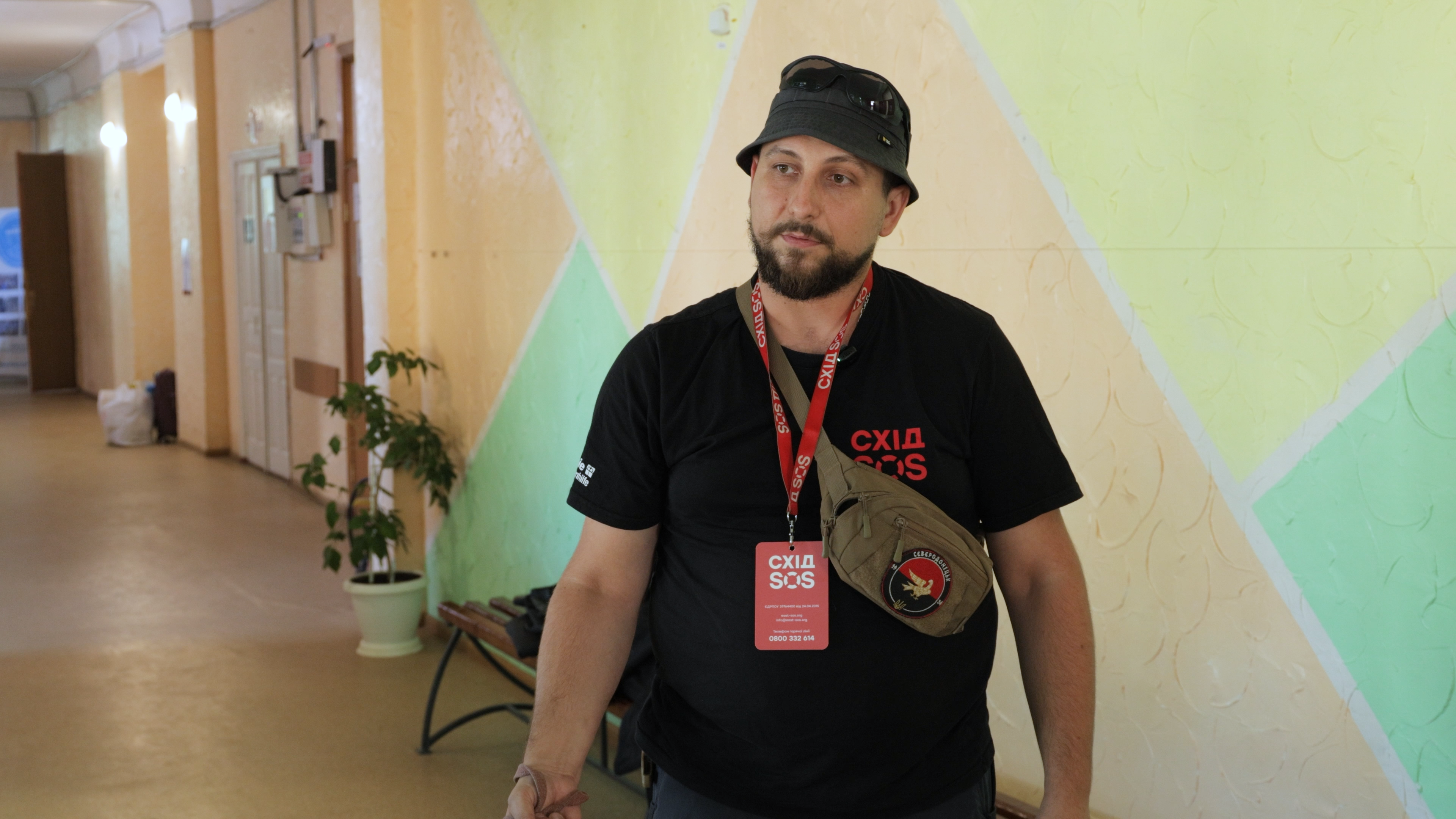 "Місто стирають з лиця землі". Як переселенці з Донеччини шукають захисту від війни