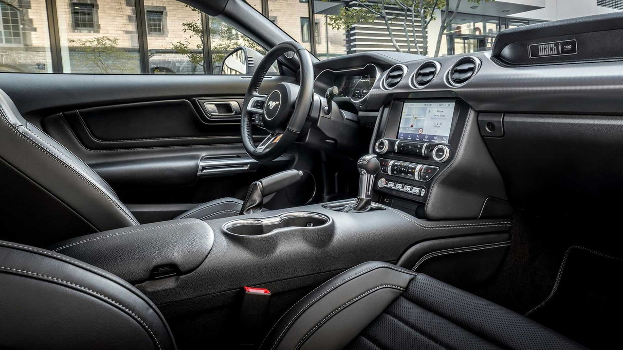 Цена слова: Ford потерял миллионы долларов из-за ошибок в брошюре спорткара Mustang