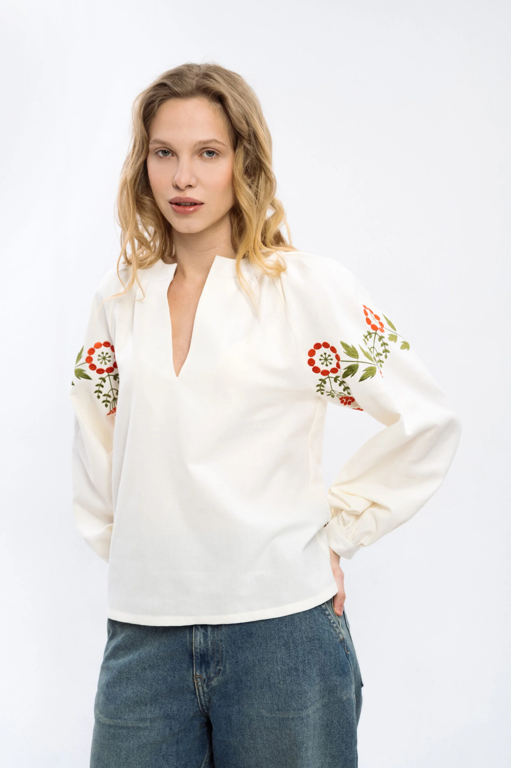 10 українських брендів вишиванок, які перетворили традицію на тренд і підкорили світ: добірка з фото