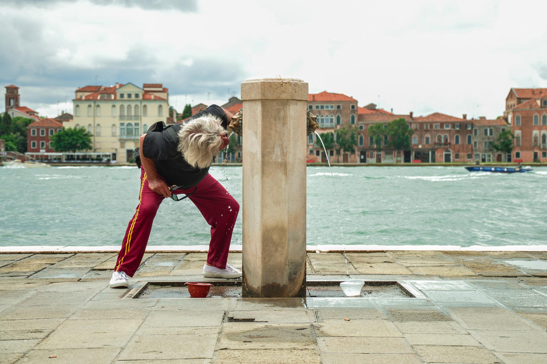 Венеция продолжает бороться с избытком туристов: в чем суть идеи