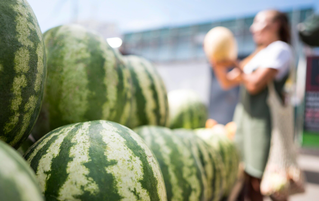 Перші кавуни вже на прилавках: які ціни на ринках в Україні