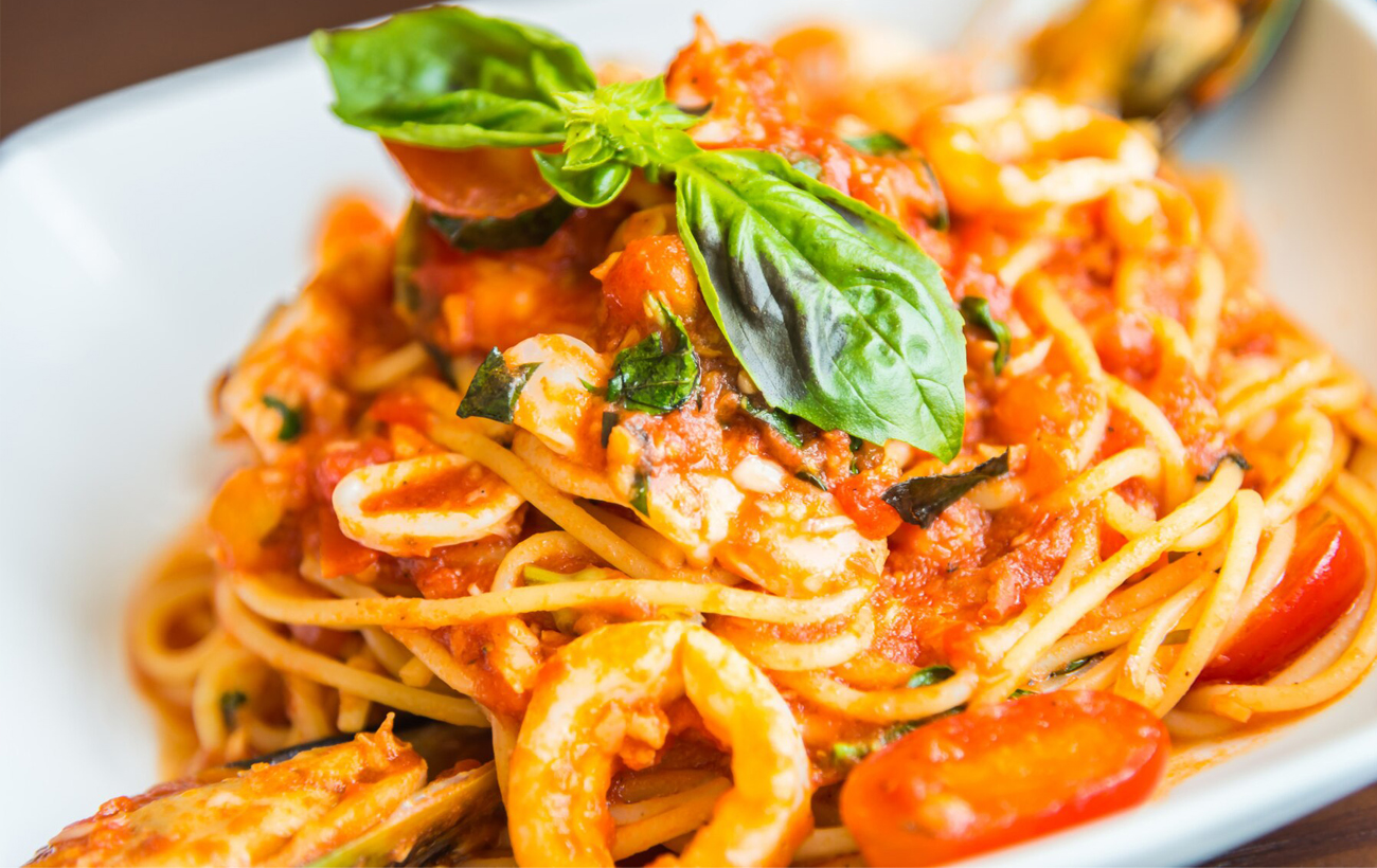 4 рецепти, які перетворять звичайну локшину на вишукану страву