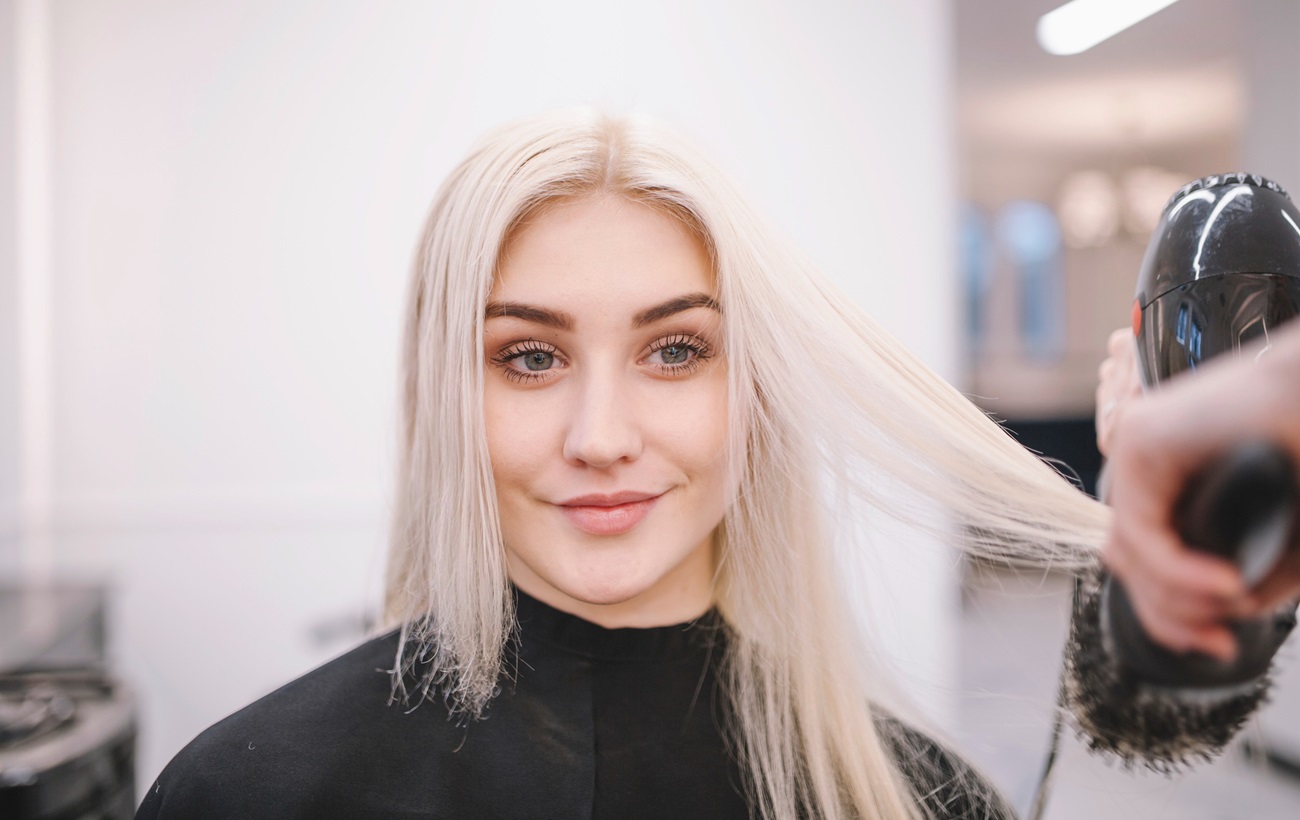 Больше никакого "желтого" блонда. Как уберечь цвет волос и не потерять красоту