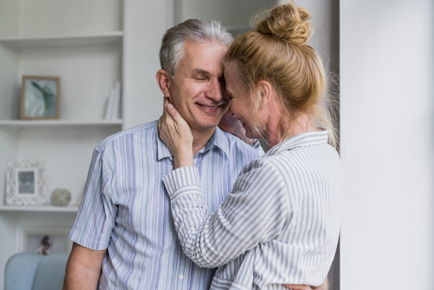 Психолог розповів, як зберегти інтерес одне до одного у довгому шлюбі (відео)