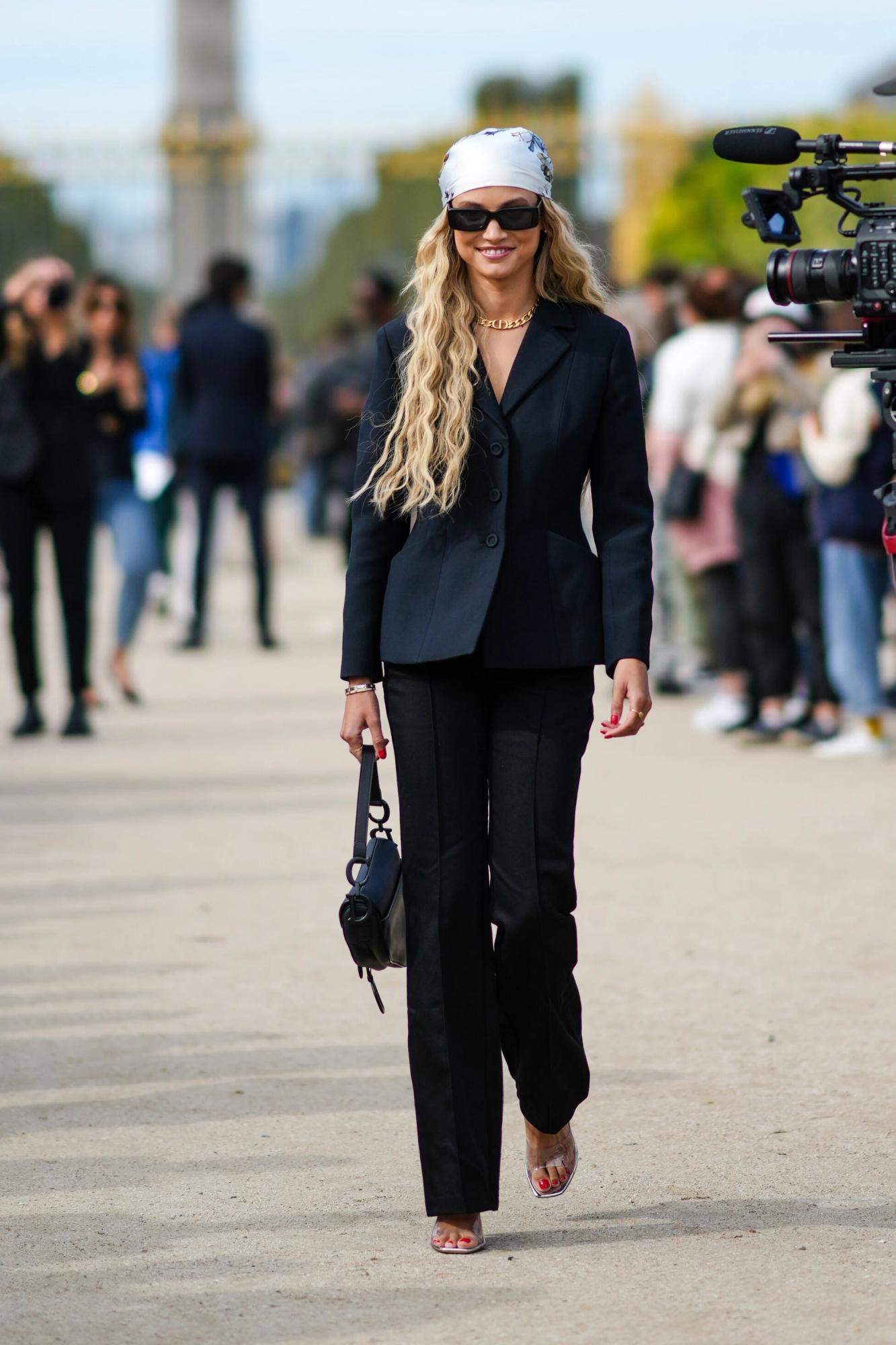 Чорний колір в одязі додає вам віку: стиліст розвіяла популярний міф