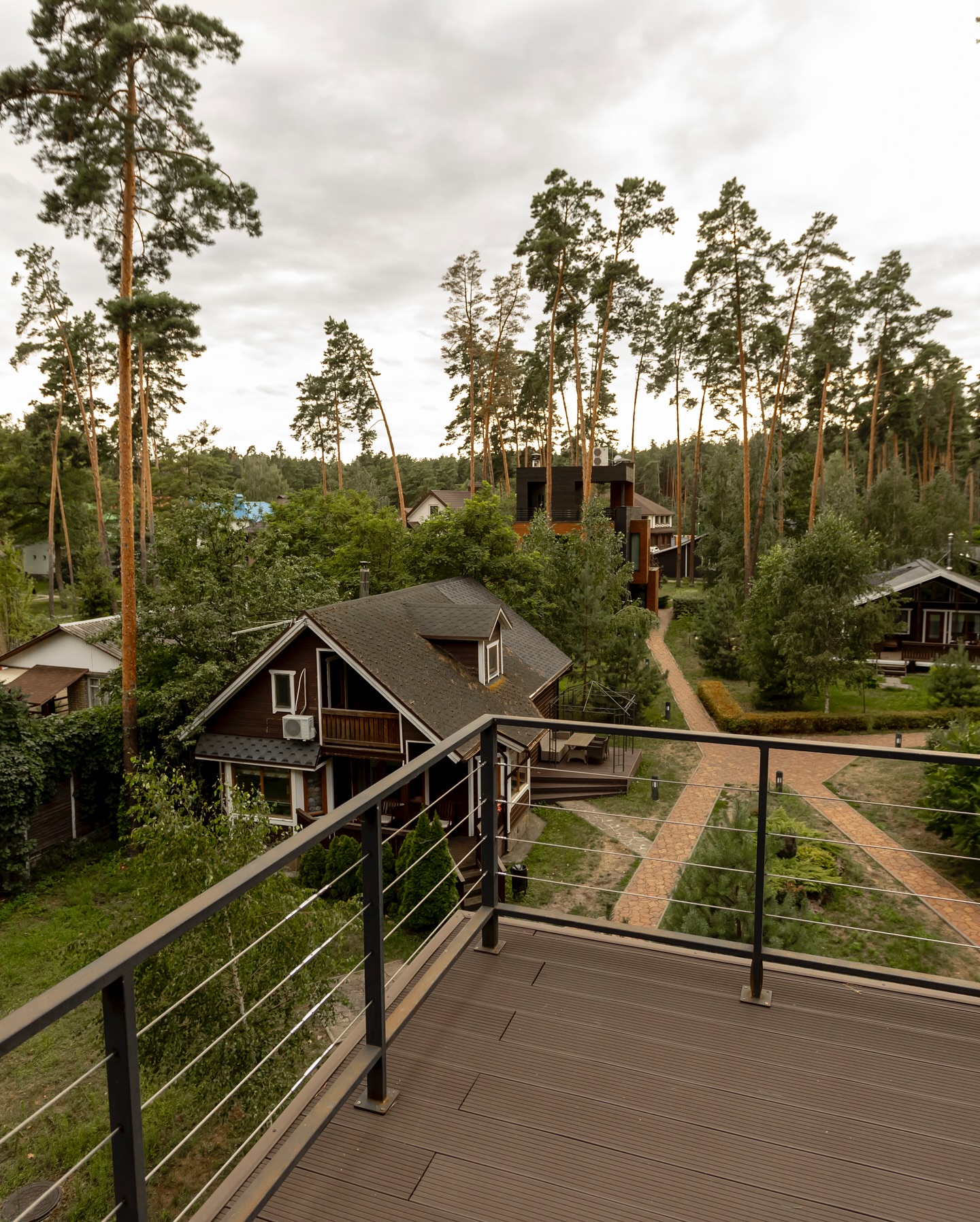 10 заміських будинків і комплексів для відпочинку під Києвом: скільки коштує оренда та як дістатися