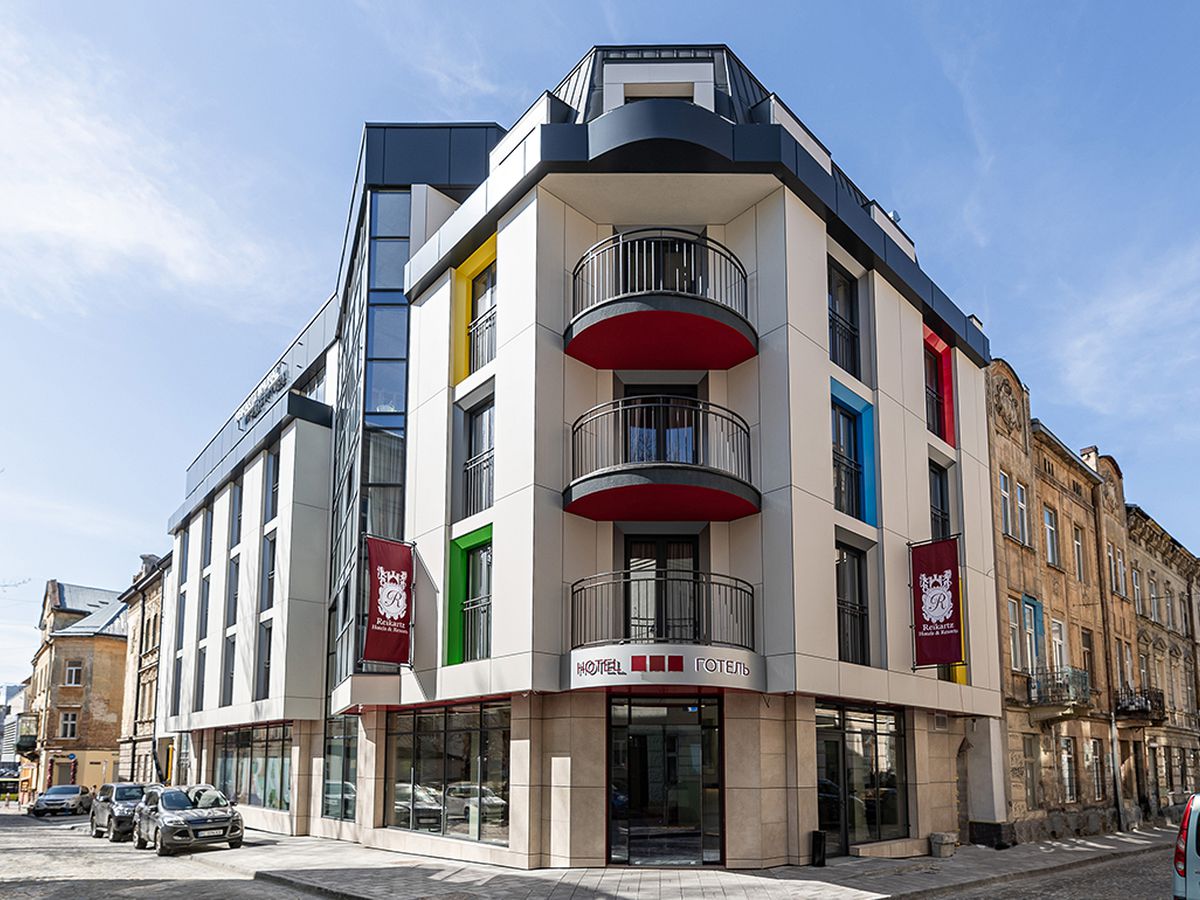 Цими львівськими готелями володіють колишні громадяни Росії. Запам'ятайте ці назви