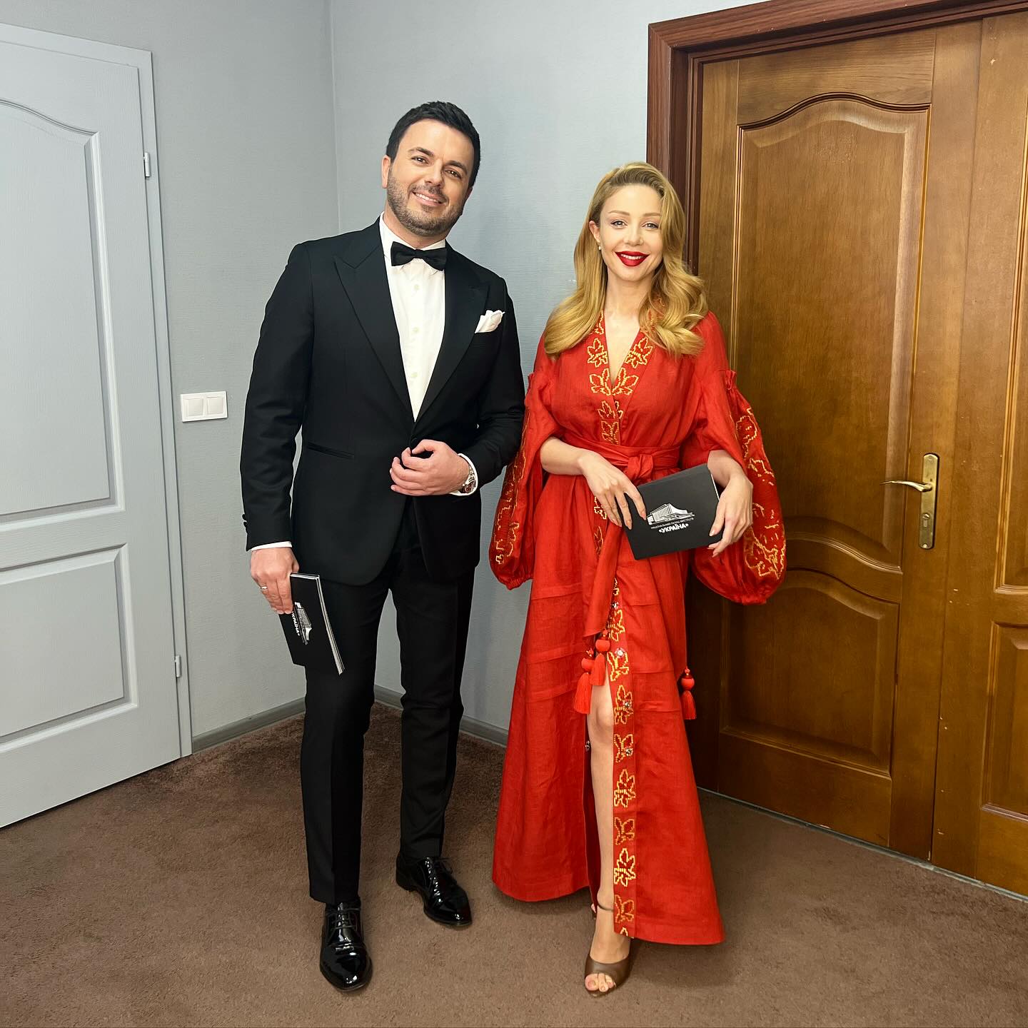 Скільки коштує вишита сукня Кароль, у якій вона з Григорієм Решетніком провела ювілей народного артиста