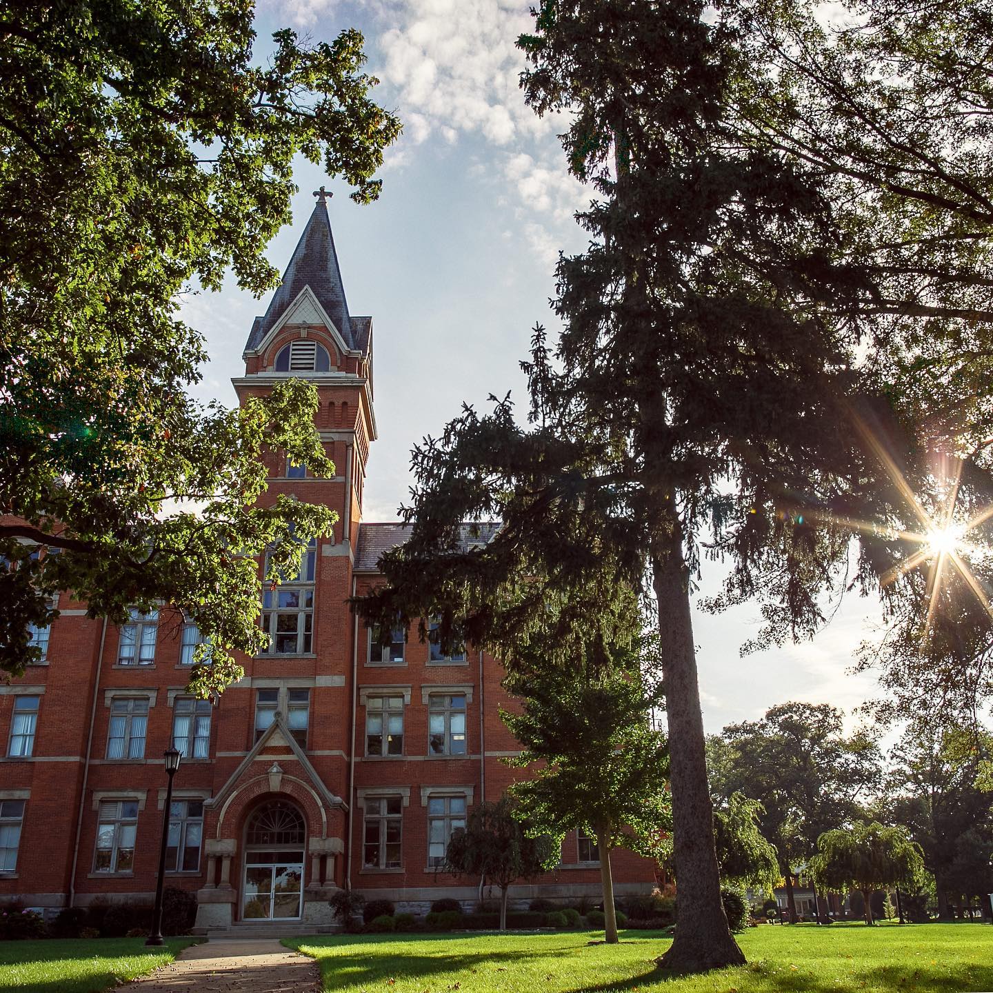 Як вступити до європейського університету під час війни: список доступних ВНЗ і поради по адаптації