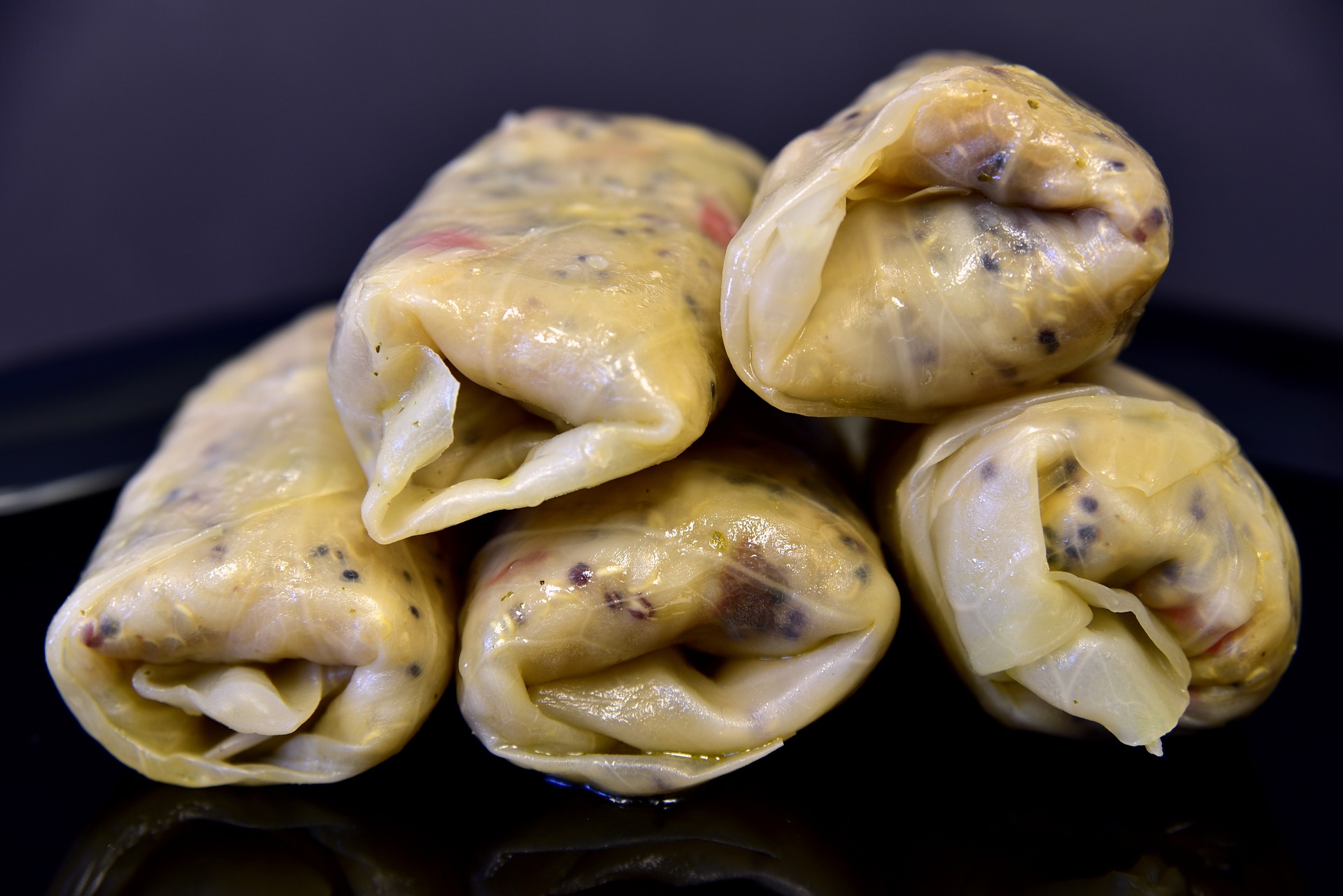 Зустрічаємо Святвечір 12 стравами: найсмачніші рецепти куті, борщу, пампух, узвару та інших частувань