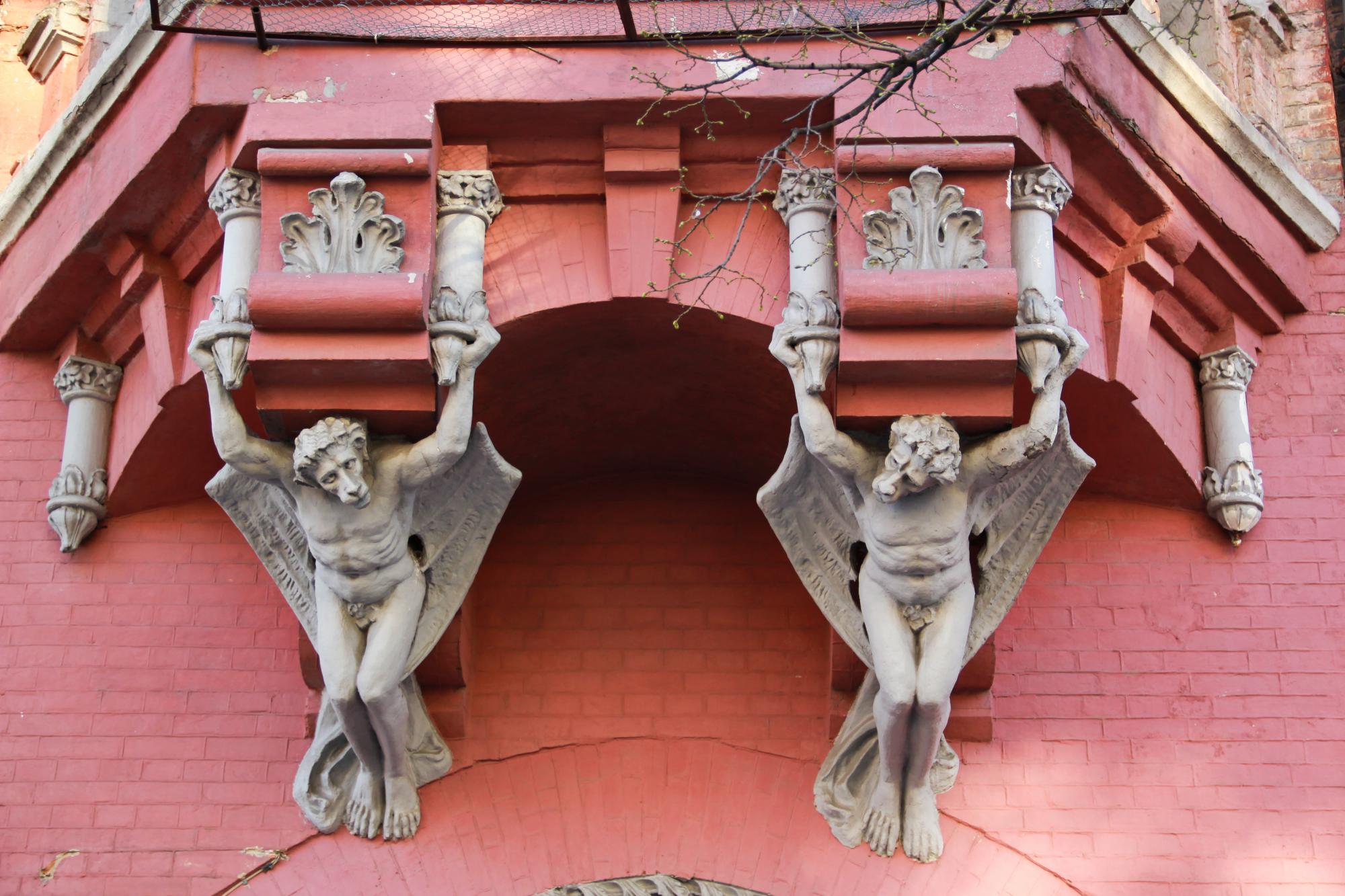 Топ-3 самых мистических здания Киева с удивительной архитектурой и жуткой историей